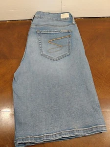 Women's Seven 7 Denim Blue Jean Shorts SZ 6 Bermuda Mid Rise NICE SHIPS FAST !!! - Picture 1 of 21