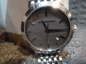 Burberry stainless steel watch with metal band model BU1723 excellent condition - Picture 1 of 6