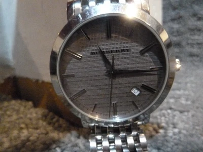 Burberry stainless steel watch with metal band model BU1723 excellent condition - Image 1 of 4