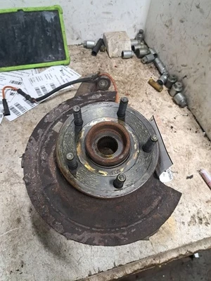 Ram1500 Sku 2013 husillo/nudillo delantero lado del conductor izquierdo #4280211 Foto 1 de 4