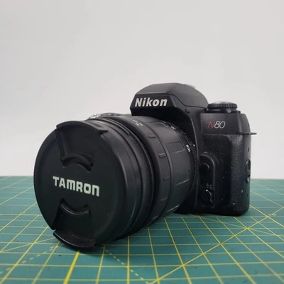 LEER Cámara Nikon N80 35 mm Película SLR con Lente Tamron 28-105 1:4-5,6 62 mm Foto 1 de 4