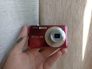š„RARE Red Casio Exilim EX-S10 10.1MP digital compact cameraš„WORKing FULL Setš„ - Picture 1 of 7