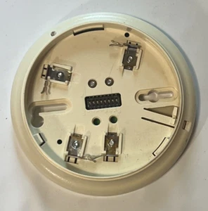 SIMPLEX 4098-9792 FIRE ALARM SMOKE DETECTOR ADDRESSABLE BASE - Picture 1 of 2