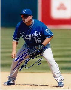 BILLY BUTLER KANSAS CITY ROYALS ACTION SIGNED 8X10 - Picture 1 of 1