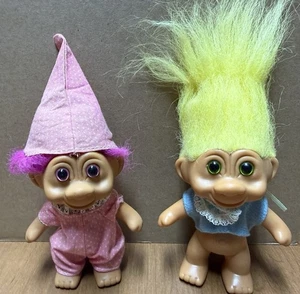 Vintage 1991 T.N.T Troll Doll Lot Yellow Pink Hair Green Pink Eyes Pyjama Baby - Bild 1 von 17