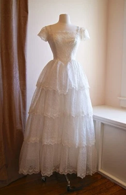 Lace A Line Wedding Dresses Short Sleeves Victotian 1960s Vintage  Bridal Gowns - Image 1 of 3