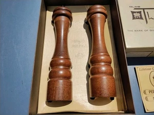 Vintage Olde Thompson Diplomat Set Walnut Pepper Mill & Salt Shaker - Picture 1 of 12