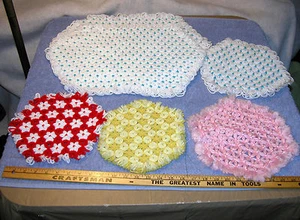 Sieben Stück handgefertigte Tischsets mit Webstuhl und Deckchen/Untersetzer - Bild 1 von 6