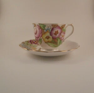 Tazza da tè e piattino Royal Albert Bone China modello bouquet Made in England - Foto 1 di 8