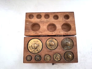 8 x Gewichte im Kasten aus Messing von 20 Dk-5 g, gestempelt ab 1881-1903 - Bild 1 von 9