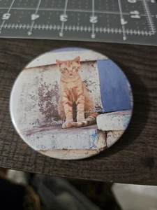 Vintage CAT PINBACK BUTTON WITH CUTE LOGO. 3 INCHES - Bild 1 von 2