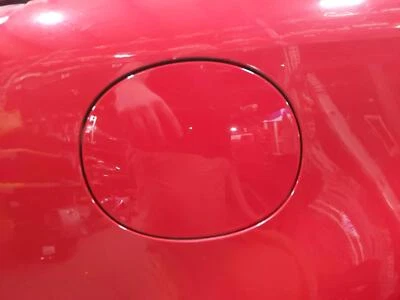 Infiniti G37 2013 cupé OEM tanque de combustible trasero puerta aleta rojo vibrante A54 2008-2012 Foto 1 de 3