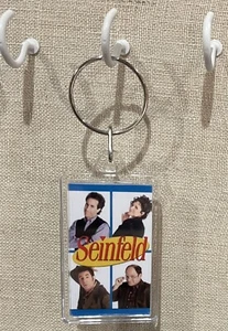 Seinfeld Acrílico Doble Cara Llavero Anillo Programa de TV Jerry George Elaine Kramer - Imagen 1 de 2