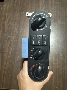 Control de temperatura de calefacción automático Nissan Sentra 1,8 L 00 01 02 03 04 05 06 - Imagen 1 de 5