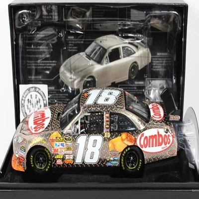 KYLE BUSCH 2009 AUTOGRAPHED BRUSHED METAL ELITE #18 COMBOS TOYOTA /50 MADE XRARE - Image 1 of 4