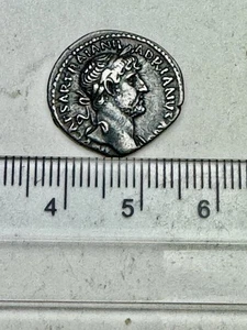 Trajan (103-11 n. Chr.) oder Hadrian? Römischer Silberdenar - Sieg - RIC 130 (F365) - Bild 1 von 3