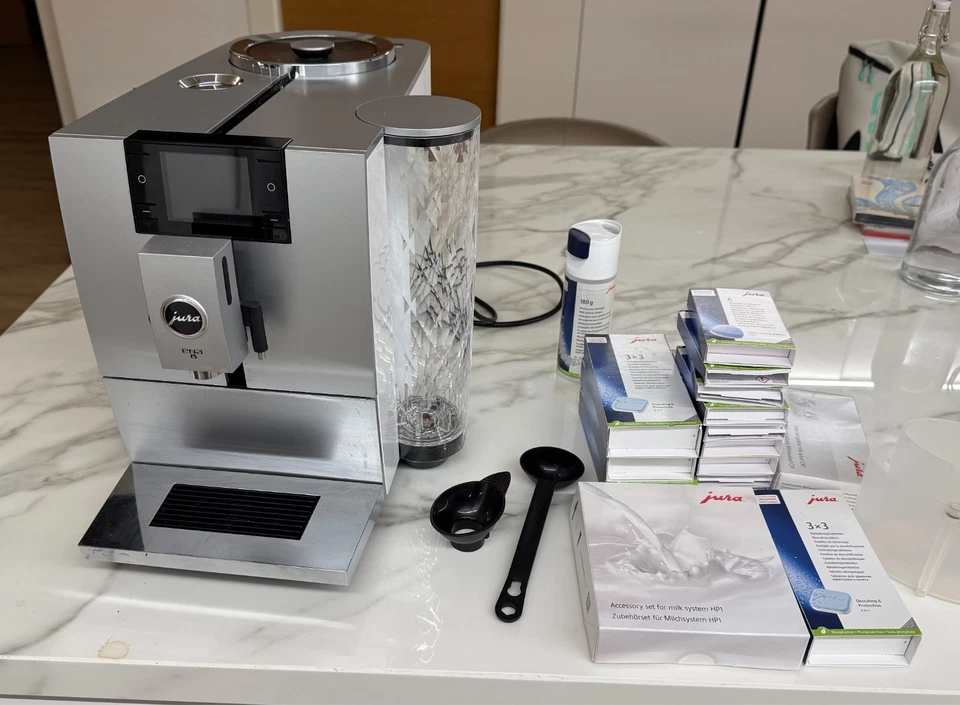 Cafetera superautomática - Jura ENA 8 + pack completo de mantenimiento - Imagen 1 de 3