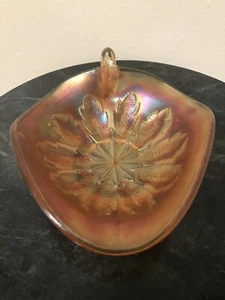 Beautiful Nappy Dugan Leaf Rays With Handle, Carnival Glass - Picture 1 of 8