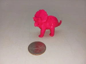 Minifigure dinosauro Monster in my Pocket Hardee's Premium rosa neon triceratopo - Foto 1 di 4