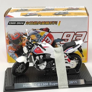 1:24 Honda CB1300 Super Four 2011 Alloy Motorcycle Model - Picture 1 of 18