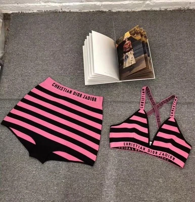 Bikini de verano rosa (talla M) Foto 1 de 2