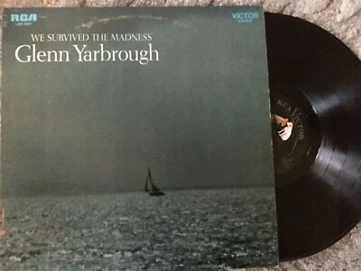 Glenn Yarbrough LP We Survived The Madness Foto 1 de 2