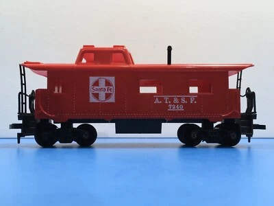 HO Scale “ATSF Santa Fe” 7240 Freight Train Caboose Car #16 - Image 1 of 4