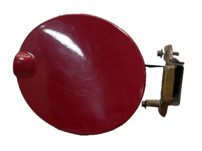 Ford Focus 2008 2009 2010 2011 puerta del tanque de combustible exterior rojo - OEM: 8S4Z54405A26B Foto 1 de 4