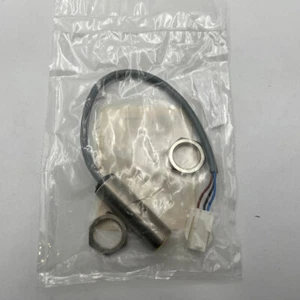TURCK BI8-G18-AP6X-0.2/CS11243 (Inductive proximity Sensor, 10-30VDC, 18mm Barre - Picture 1 of 4