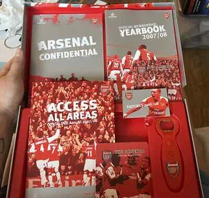 Official Arsenal Membership 2007/2008 - Complete - Picture 1 of 7