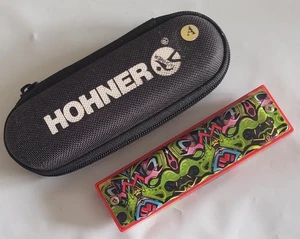 Red Dragon Tagged Mundharmonika, Key Of A Horner mit Reißverschlussetui - Bild 1 von 4