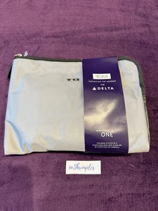 DELTA ONE Business Class Passenger AMENITY KIT by TUMI Zipper Bag NEW Light Grey - Picture 1 of 4