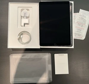 Apple iPad Pro 10.5" 64GB Space Grey WiFi Tablet - Picture 1 of 7