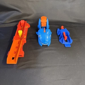 Lot Of 3 Diecast Car Launchers Manual Shark Blue Red Yellow Hot Wheels - Picture 1 of 4