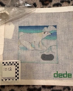 Dede Designs Needlepoint canvas Polar Bear w/ 3-D cubs to be appliquéd. - Picture 1 of 2