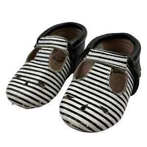 Pies de mono bebé niño pequeño 12-18 meses cuero barra en T zapatos negros blancos a rayas - Imagen 1 de 5