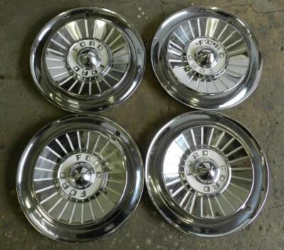 Ford Fairlane Sunliner 1957 tapacubos usados 14" juego de 4 tapacubos (juego # 1) Foto 1 de 4