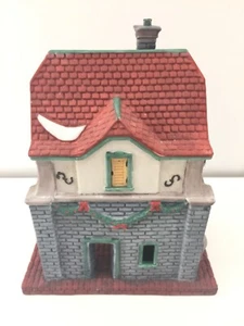 Dept 56 Dickens Village Series - Gate House #55301 - Picture 1 of 7