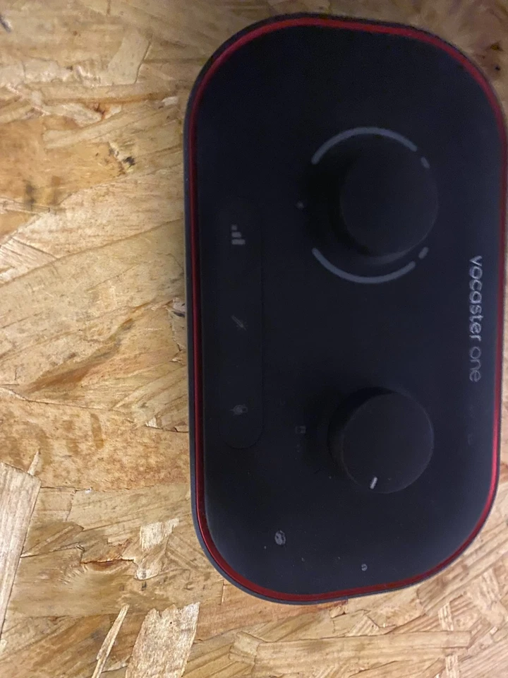 Focusrite Vocaster One - Immagine 1 di 2