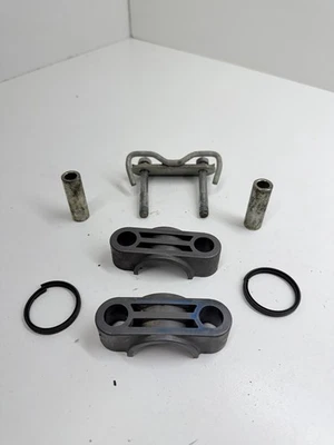 1989 Yamaha Warrior 350 haste de direção bucha suporte de montagem fabricante de equipamento original - Imagem 1 de 4