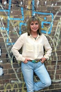 New Suzi Quatro Music Wall Art Poster OR Canvas Size A4 to A1