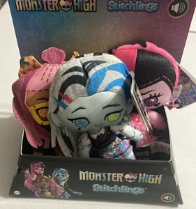 Monster High Talking Stitchlings alle 3 mit Display Box Frankie Draculaura Clawdeen - Bild 1 von 6