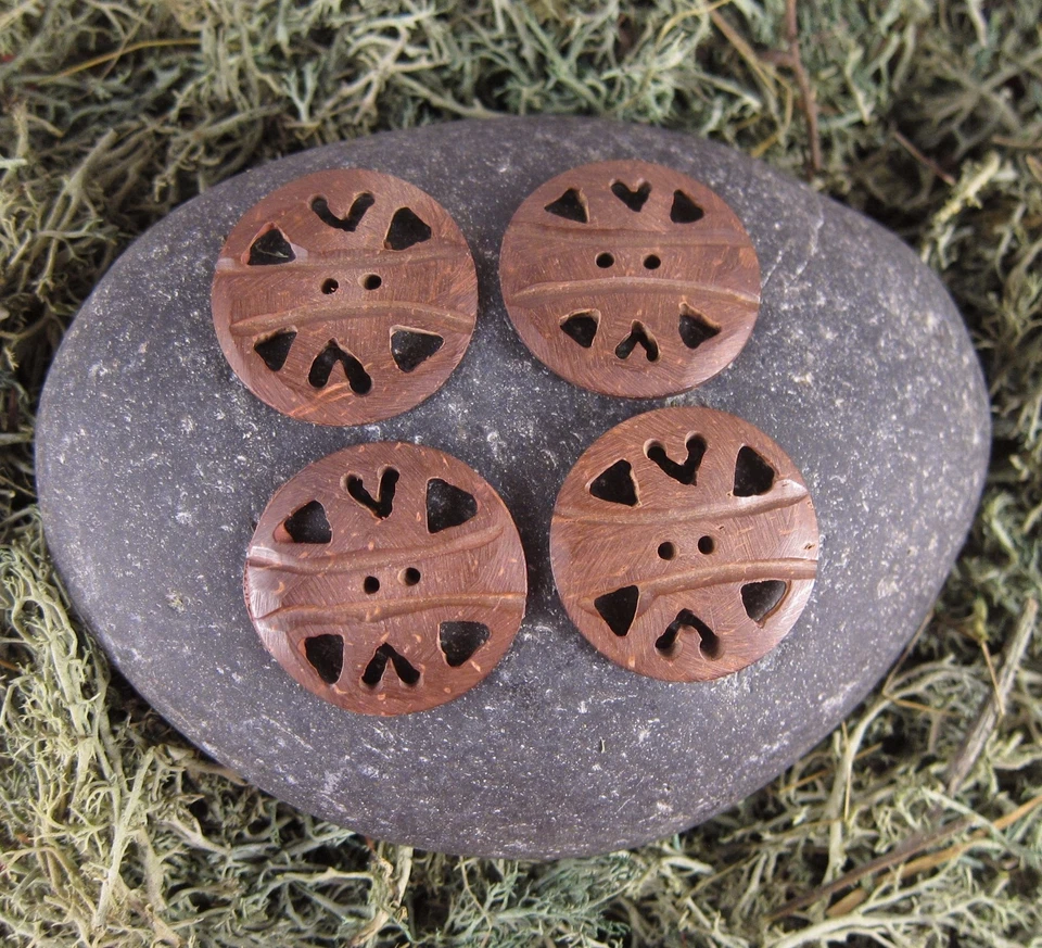 Zen Canyon Large Brown Folk Hearts 2-hole Carved Coconut Shell Buttons 4 pack - Image 1 of 4