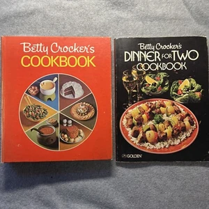 Lot Of 2 Books Of Betty Crocker’s Book - Picture 1 of 13