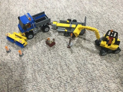 LEGO CITY: Sweeper & Excavator (60152) - Image 1 of 2