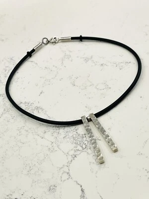 Colgante artesanal de plata de ley 925, gargantilla suave negra, cierre S de ley, sello Foto 1 de 4