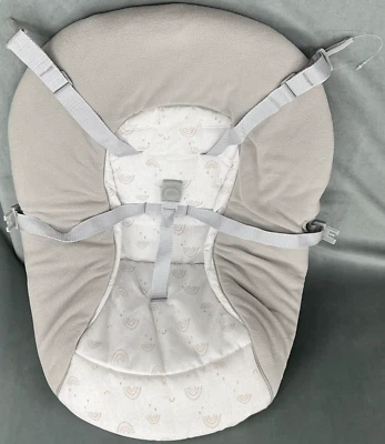 Cubierta de asiento de tela de repuesto Graco Slim Spaces Swing Reign Foto 1 de 4