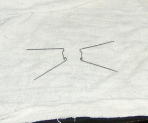 1955 1956 PONTIAC HEADLIGHT RING RIM RETAINING CLIPS CHIEFTAIN STAR CHIEF 1950S - Picture 1 of 2