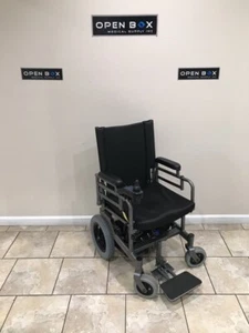 Invacare Custom Powerchair - Picture 1 of 9