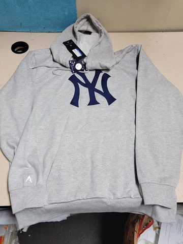 New York Yankees Hooded NY  MLB Sweatshirt New with Tags XL Antigua Baseball Cover